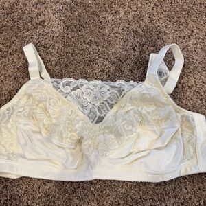 Amoena Isabel 44B candlelight lace wire-free mastectomy bra NEW in box